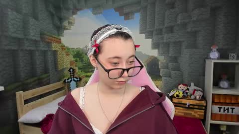 Snapshot of clarabenson chatting on 01/08/26, 06:54 clarabenson online show from 01/08/26, 06:54