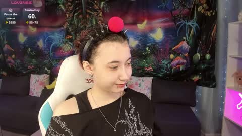 Snapshot of clarabenson chatting on 04/05/26, 10:18 clarabenson online show from 04/05/26, 10:18