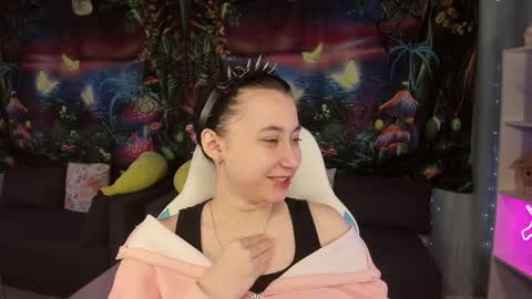 Snapshot of clarabenson chatting on 04/07/26, 10:42 clarabenson online show from 04/07/26, 10:42