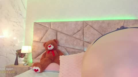 Snapshot of claradelmar_ chatting on 05/11/26, 02:45 Clara del mar online show from 05/11/26, 02:45