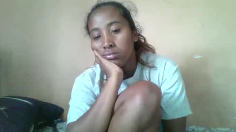 Clarah0123 online show from 09/16/25, 07:53