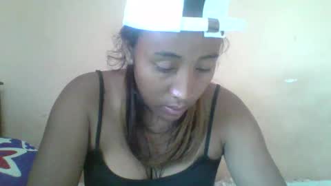 Clarah0123 online show from 10/28/25, 08:29