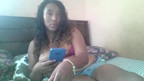 Snapshot of clarah0123 chatting on 11/08/25, 08:47 Clarah0123 online show from 11/08/25, 08:47