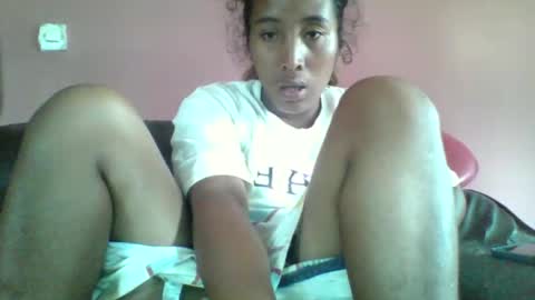 Snapshot of clarah0123 chatting on 12/22/25, 09:28 Clarah0123 online show from 12/22/25, 09:28