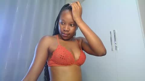 clara11 online show from 11/07/25, 07:14