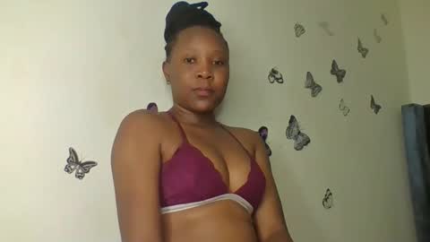 clara11 online show from 04/16/26, 09:39