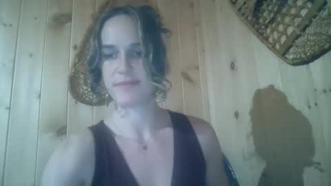 claralafontaine online show from 12/19/25, 08:49