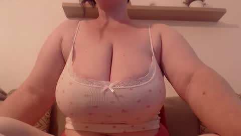 Snapshot of claralollipop chatting on 06/02/26, 05:37 Clara online show from 06/02/26, 05:37