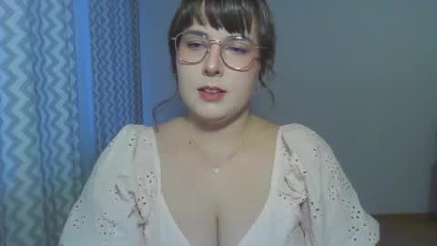 Snapshot of claralovely chatting on 06/10/26, 05:56 Clara online show from 06/10/26, 05:56