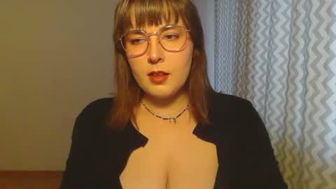 Snapshot of claralovely chatting on 06/17/26, 05:58 Clara online show from 06/17/26, 05:58
