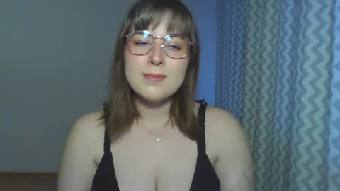 Snapshot of claralovely chatting on 06/22/26, 06:38 Clara online show from 06/22/26, 06:38