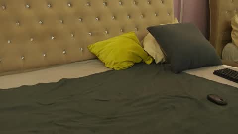 Clara online show from 02/15/26, 09:22