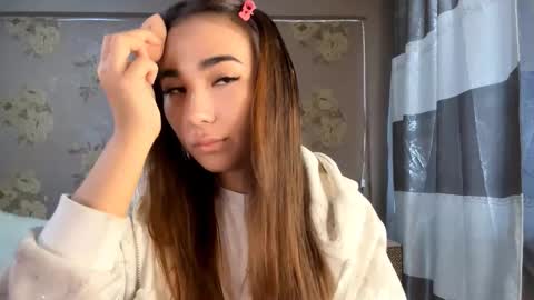 Yuna online show from 10/15/25, 08:14