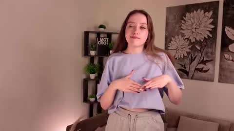 Lora online show from 02/09/26, 01:53