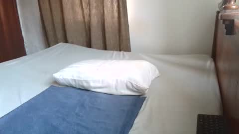 Angel online show from 10/27/25, 08:51