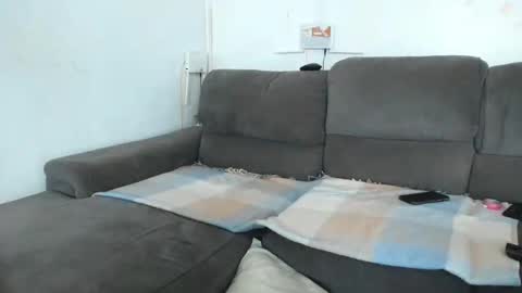 Angel online show from 11/10/25, 04:11