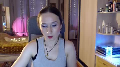 classyinna online show from 11/14/25, 10:03