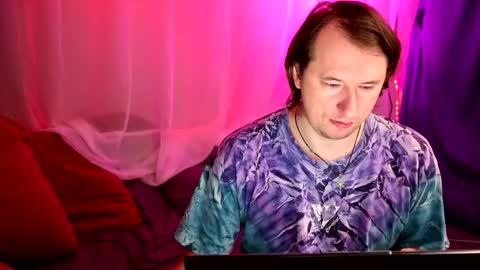 Claudia Cyberfox and Elon online show from 10/04/25, 02:20