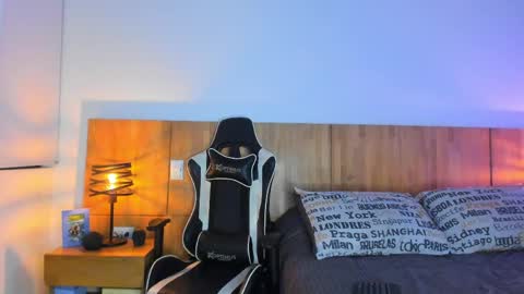 claytonburgues online show from 04/18/26, 01:42