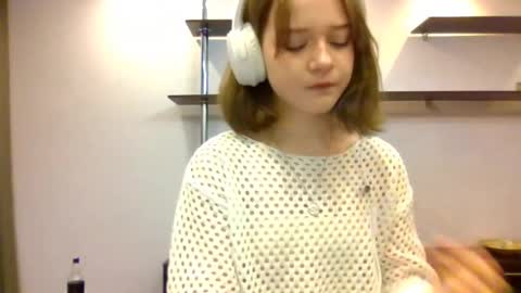clementinaaures online show from 11/04/25, 12:04