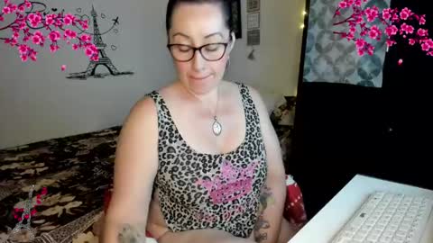 cleo_christmas online show from 05/29/26, 12:08