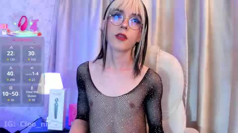 Snapshot of cleo_nilee chatting on 11/30/25, 03:54 cleo online show from 11/30/25, 03:54