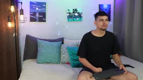 Snapshot of cleoanubis_ chatting on 10/29/25, 06:26 Girl Juliana and Federico online show from 10/29/25, 06:26