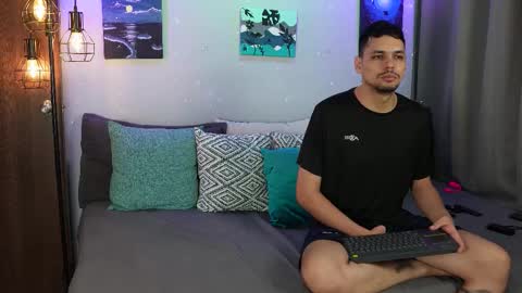 Snapshot of cleoanubis_ chatting on 11/03/25, 07:53 Girl Juliana and Federico online show from 11/03/25, 07:53