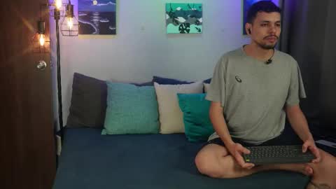 Snapshot of cleoanubis_ chatting on 02/18/26, 06:09 Girl Juliana and Federico online show from 02/18/26, 06:09