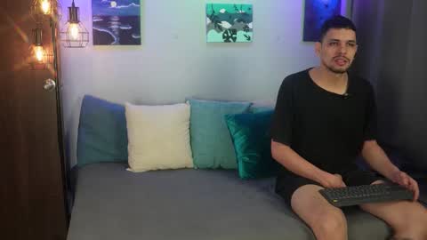 Snapshot of cleoanubis_ chatting on 03/15/26, 05:02 Girl Juliana and Federico online show from 03/15/26, 05:02