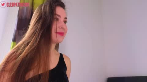 Cleopatra online show from 10/22/25, 09:42