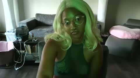 Snapshot of clioenchants chatting on 09/17/25, 05:25 High Queen Clio online show from 09/17/25, 05:25