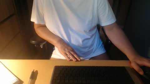 Snapshot of clit_fan chatting on 05/25/26, 10:32 Rob online show from 05/25/26, 10:32