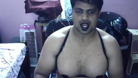 Snapshot of clitorisgspot69 chatting on 03/09/25, 05:28 Raj online show from 03/09/25, 05:28