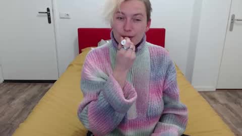 Syl  online show from 02/17/25, 07:58