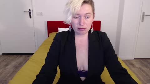 Syl  online show from 02/21/25, 09:02