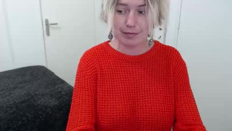 Syl  online show from 10/26/25, 03:29