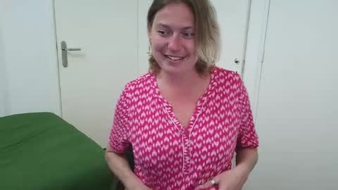 Syl  online show from 04/10/26, 02:00