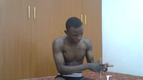 Snapshot of clive_damian chatting on 05/17/26, 04:03 clive_damian online show from 05/17/26, 04:03