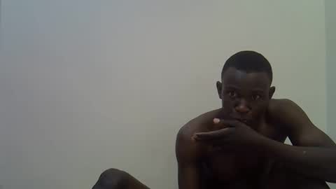 Snapshot of clive_damian chatting on 05/19/26, 02:07 clive_damian online show from 05/19/26, 02:07