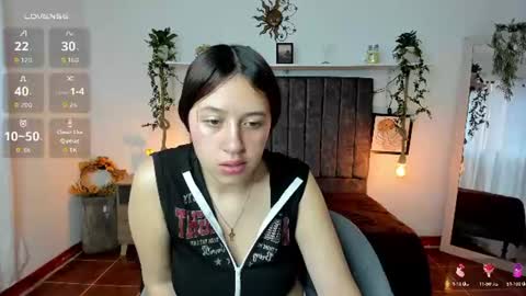 Snapshot of cloe_7 chatting on 06/14/26, 12:18 cloe_7 online show from 06/14/26, 12:18