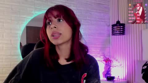 Snapshot of cloe__hills chatting on 12/02/24, 06:43 Cloe online show from 12/02/24, 06:43