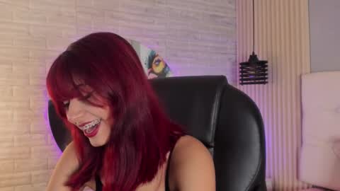 Snapshot of cloe__hills chatting on 12/11/24, 12:23 Cloe online show from 12/11/24, 12:23