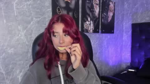 Snapshot of cloe__hills chatting on 02/14/25, 02:54 Cloe online show from 02/14/25, 02:54