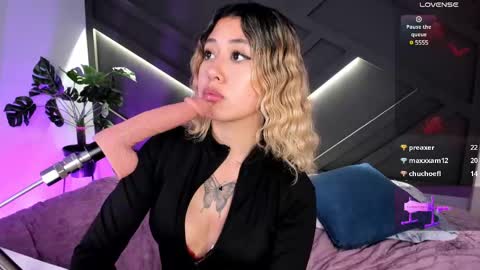 cloe_palmeer online show from 02/19/25, 12:25