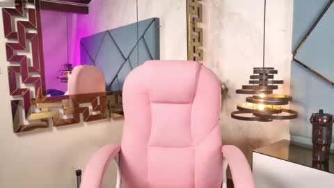 Cloe  online show from 10/09/25, 11:30