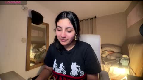 cloe small online show from 09/11/25, 04:01