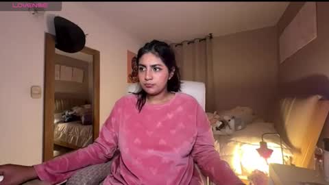 cloe small online show from 09/24/25, 03:54