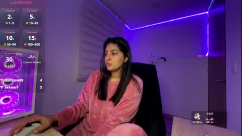 cloe small online show from 03/27/26, 08:26