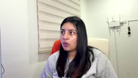 Snapshot of cloe_small08 chatting on 07/22/26, 01:19 cloe small online show from 07/22/26, 01:19